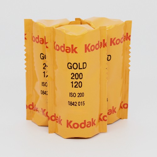 カラーネガフィルム KODAK　GOLD200　ブローニー120サイズ　3本組