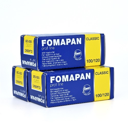 白黒フィルム　FOMA　FOMAPAN100　ブローニー120サイズ　3本組