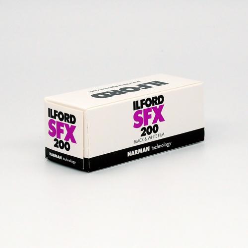 白黒フィルム　ILFORD　SFX200　ブローニー120サイズ　1本