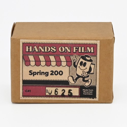 カラーネガフィルム　HANDS  ON FILM / SPRING 200　36枚撮り　1本