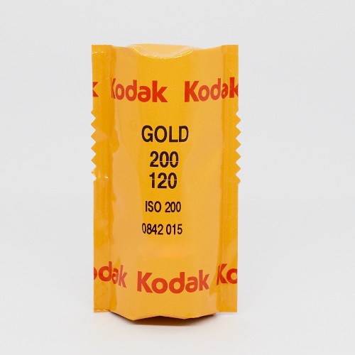 カラーネガフィルム KODAK　GOLD200　ブローニー120サイズ　1本